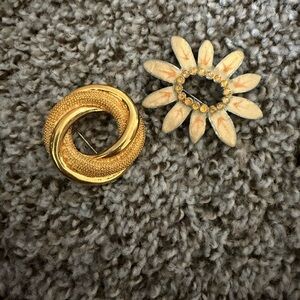 Elegant Gold and Cream Brooch Set 3 total 8